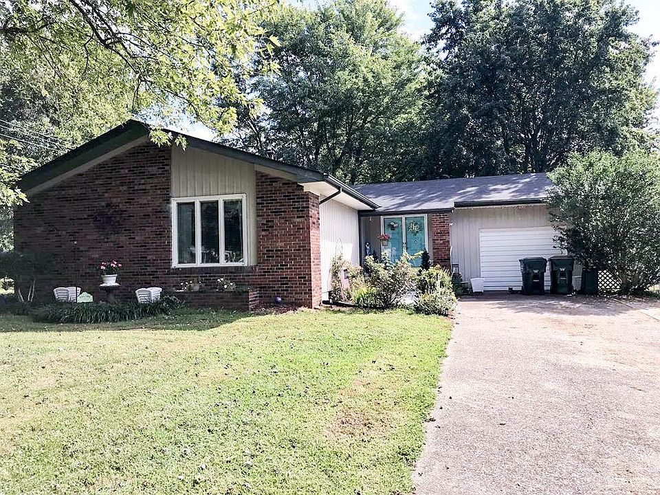 1st image of 986 Chickasaw Dr