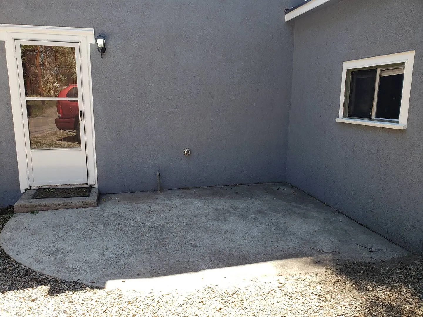 Cute Cottage Close to Downtown! — Photo 2