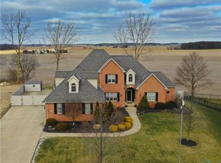 104 Hilltop Dr, Bellevue, OH 44811