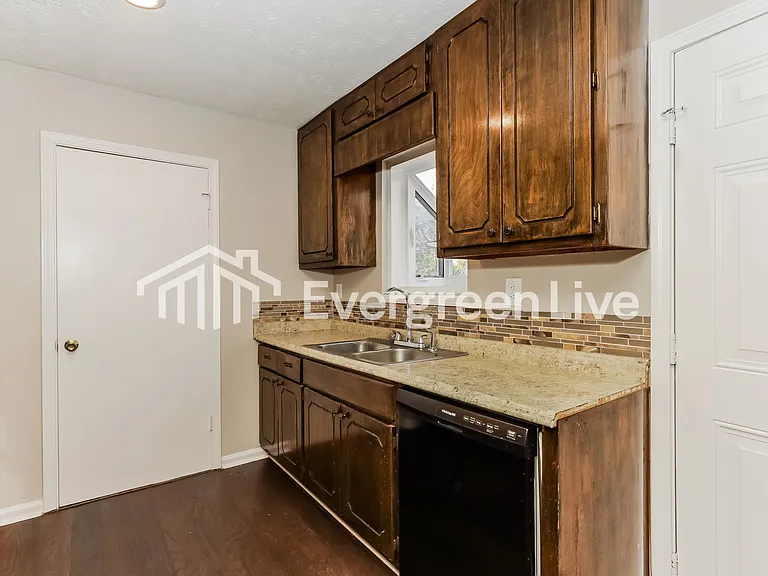 141 Marians Way — Photo 7