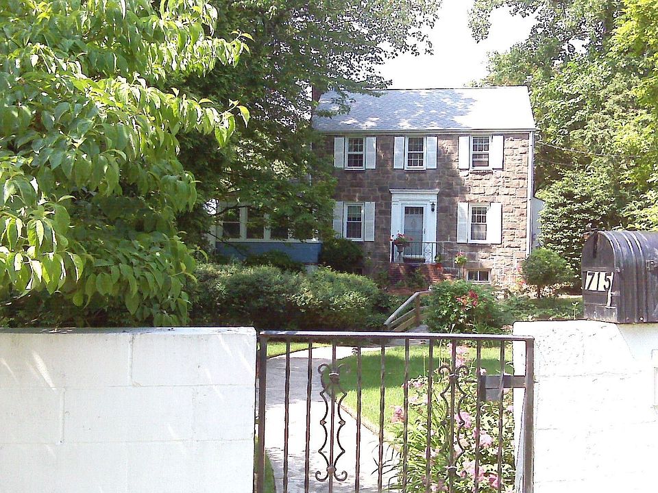 Front Entrance-Summer
