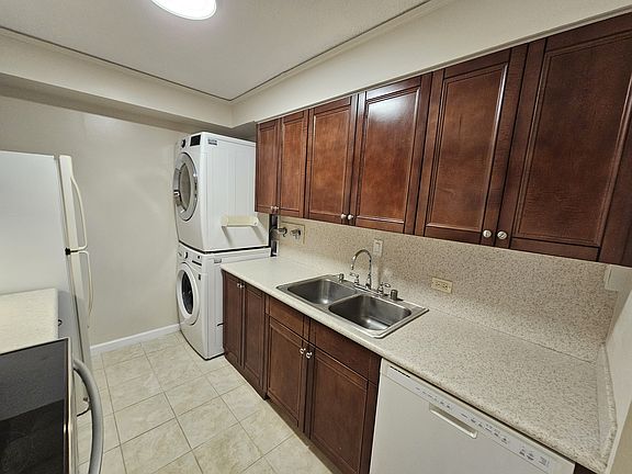 3rd image of 2029 Nuuanu Ave APT 504