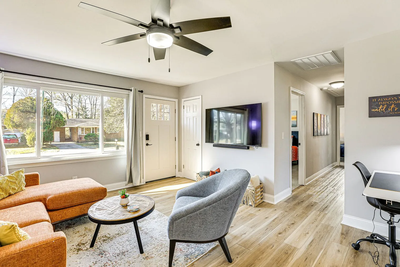 3 bed, 1.0 bath, 1097 sqft, $2,902 — Photo 3