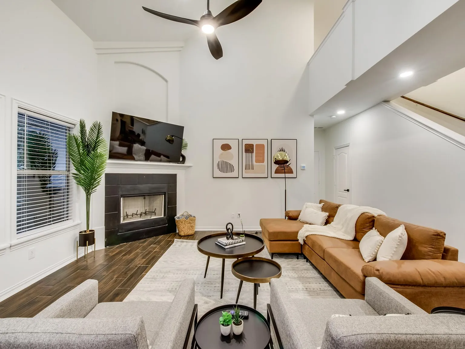 4 bed, 2.5 bath, 2028 sqft, $2,990 — Photo 3