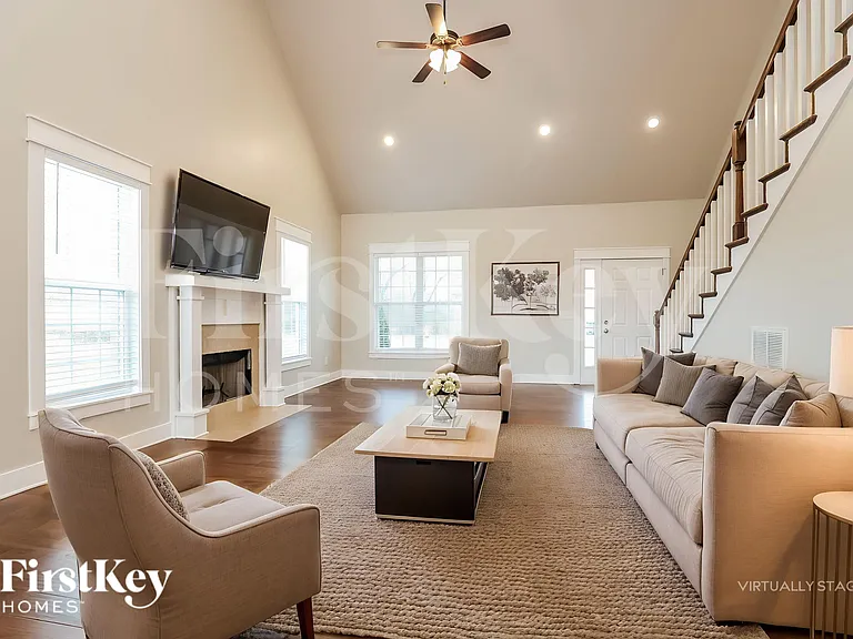 1072 Harper Dean Way — Photo 3