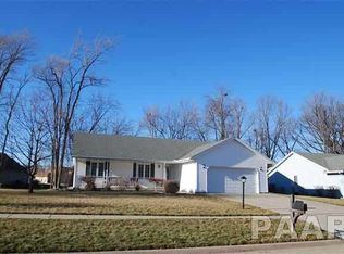 316 N Phil Gould Dr, Hanna City, IL