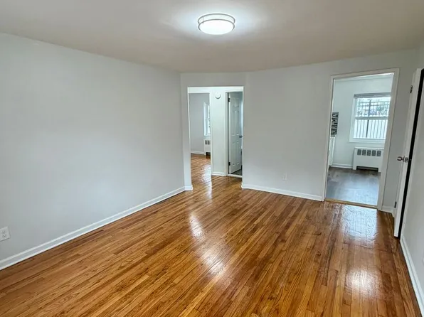Ellington Street Realty LLC, 10 Ellington St #18-1A, East Orange, NJ 07017