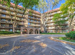 35 S Baybrook Dr Unit 114, Palatine, IL 60074