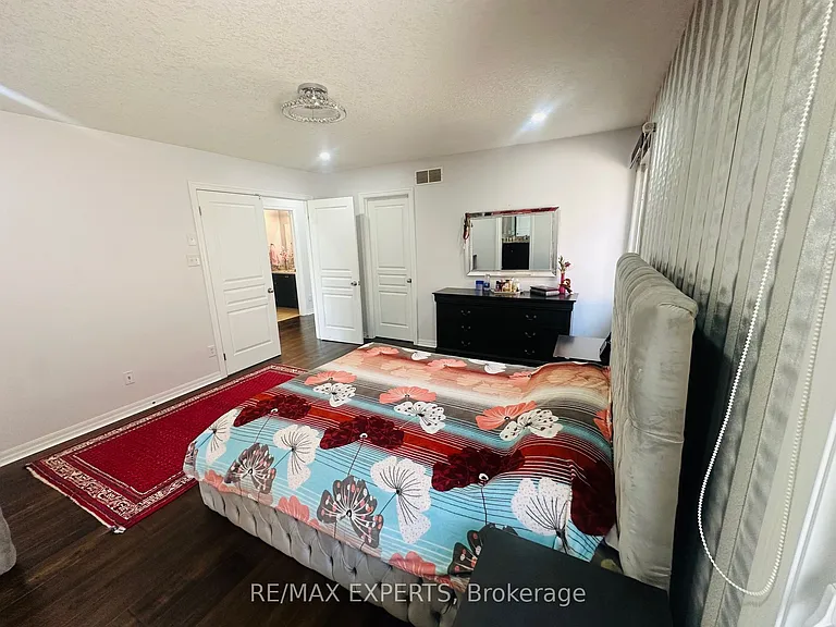 87 Newcastle Dr W — Photo 16