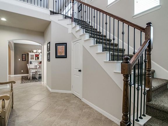 4th image of 1809 Willard Dr