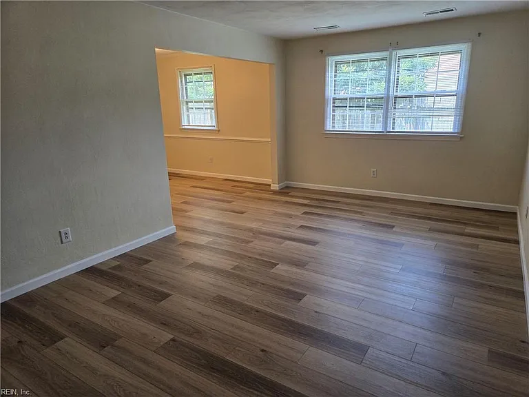 844 Lord Leighton Dr — Photo 17