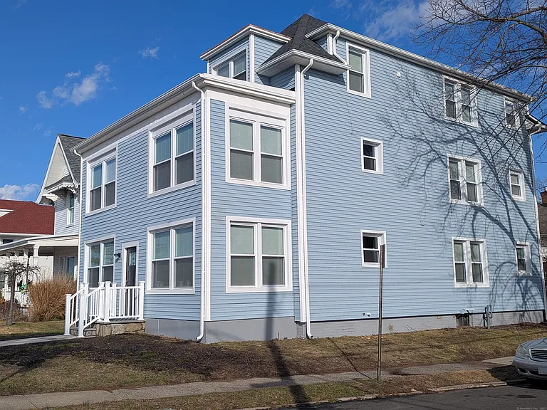 183 Townsend Ave #C — Photo 10