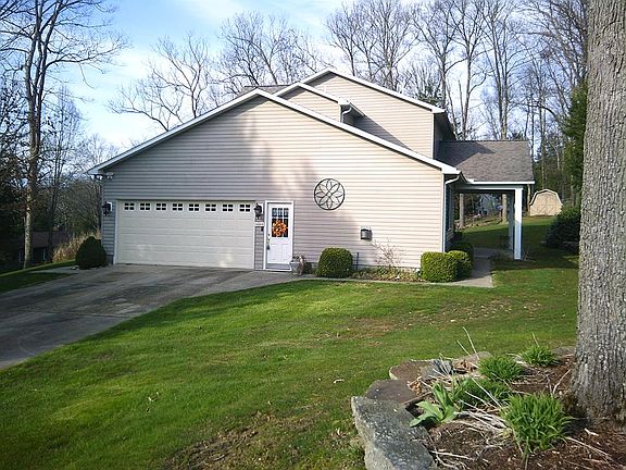 3rd image of 300 Highland Dr