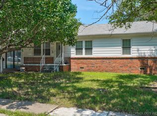 103 E 7th St S, Owasso, OK 74055