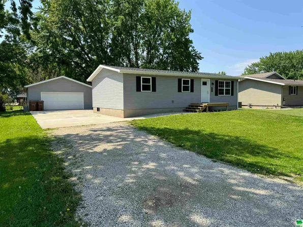220 Cedar St, Lakeside, IA 50588