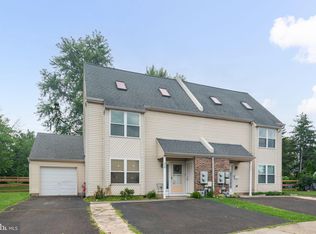 142 Sandybrook Dr, Langhorne, PA 19047