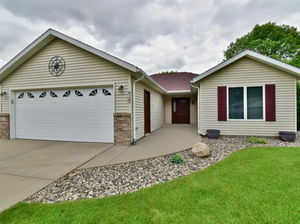 914 Willow Grove Cir, Waite Park, MN 56387