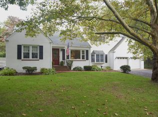 2 Maple Ln, Middletown, NJ 07748