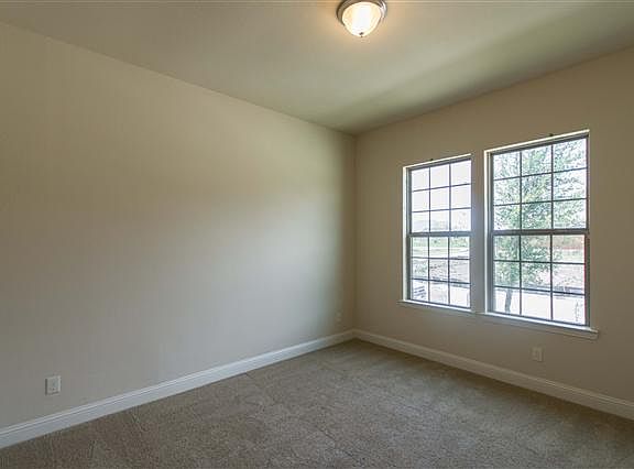 2nd image of 2304 Vaquero Ln