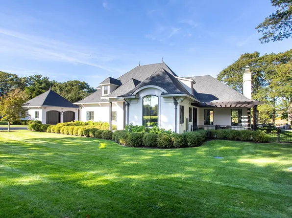 12 Runnymede Drive, North Hampton, NH 03862