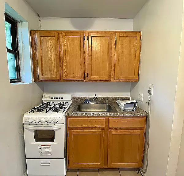 140-55 Burden Cres #5N — Photo 3