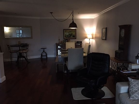 5th image of 188 Willow St #304