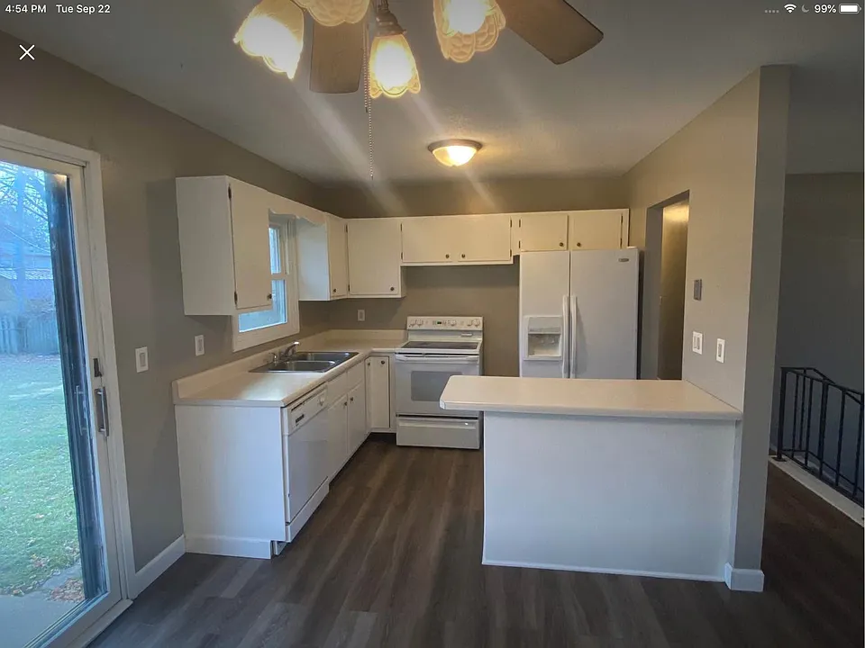 3227 Sunburst Dr