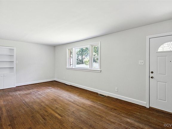 2nd image of 6417 Glyndon Ln