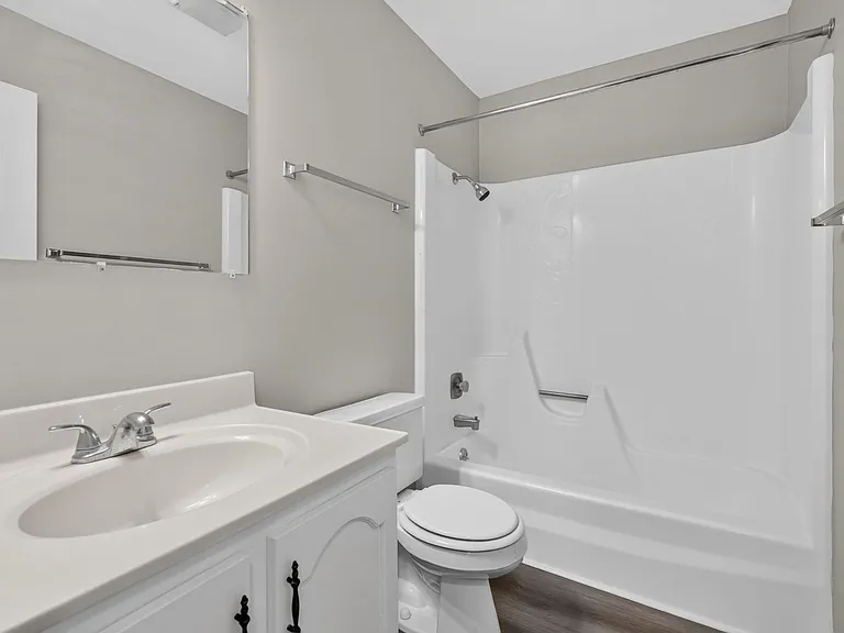 Kellogg Place Apartments — Photo 39