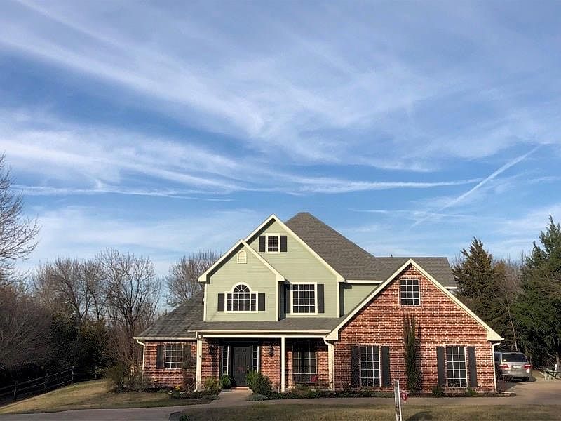 1st image of 310 Ash Dr