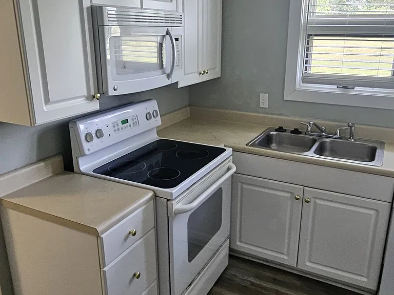 741 Walnut Ave — Photo 18