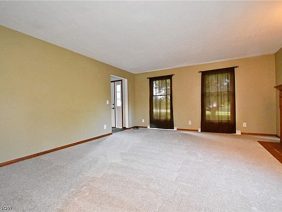 4th image of 3706 Poe Rd