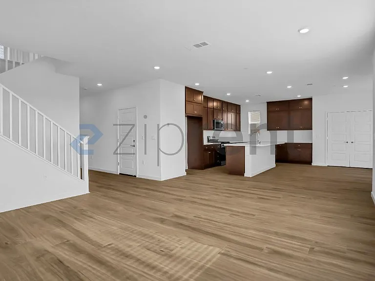 121 Dogwood Ct — Photo 13