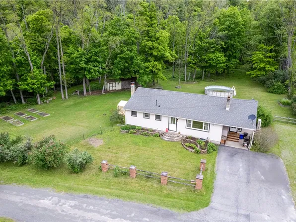 27 Langford St, Van Etten, NY 14889