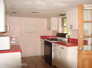 615 4th St, Chipley, FL 32428