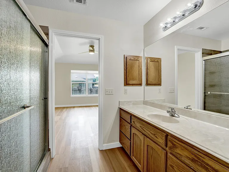 2116 Bentwood Dr — Photo 20