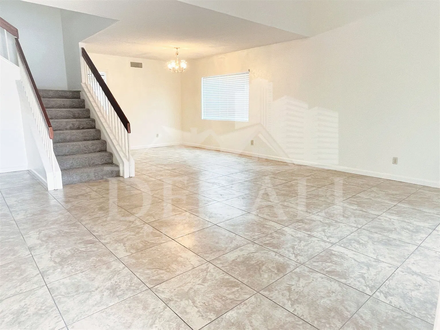 4 bed, 2.5 bath, 2341 sqft, $2,595 — Photo 3