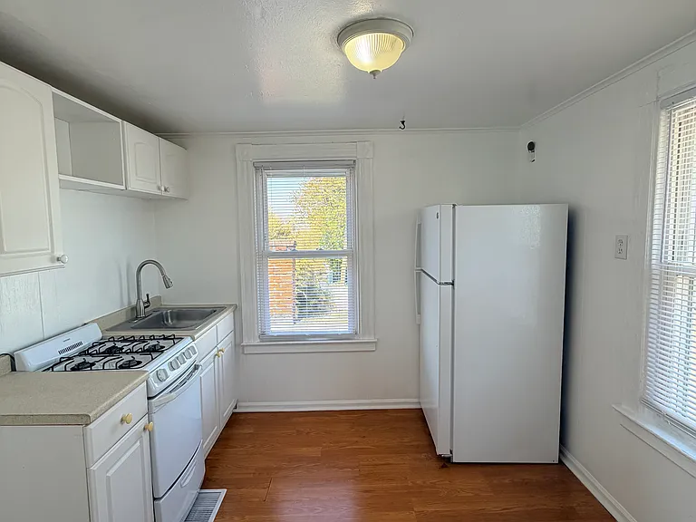 386 Lighthouse Rd — Photo 1