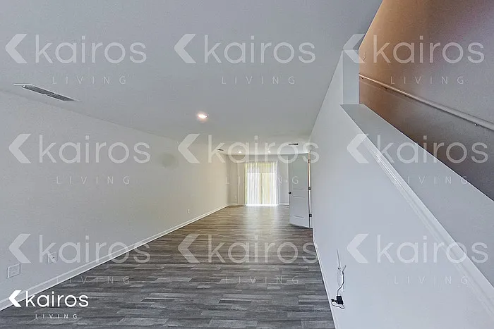 2826 Jordan Ave — Photo 3