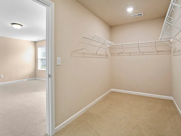 210 Adobe Pl — Photo 28