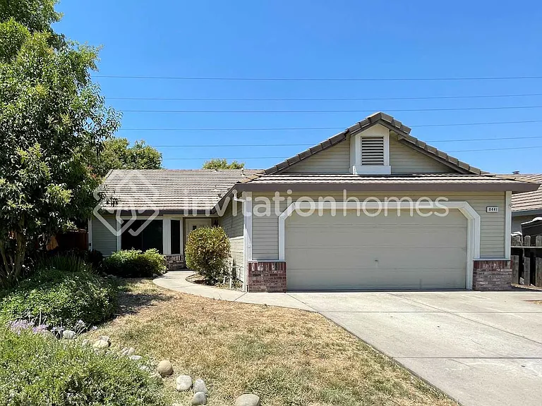 8441 Solitude Ct — Photo 1