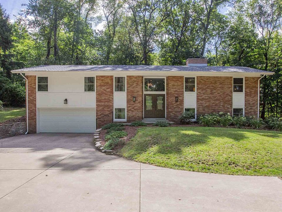 1st image of 17939 Edgewood Walk