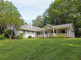 22 Harbor Ridge Dr, Centerport, NY 11721