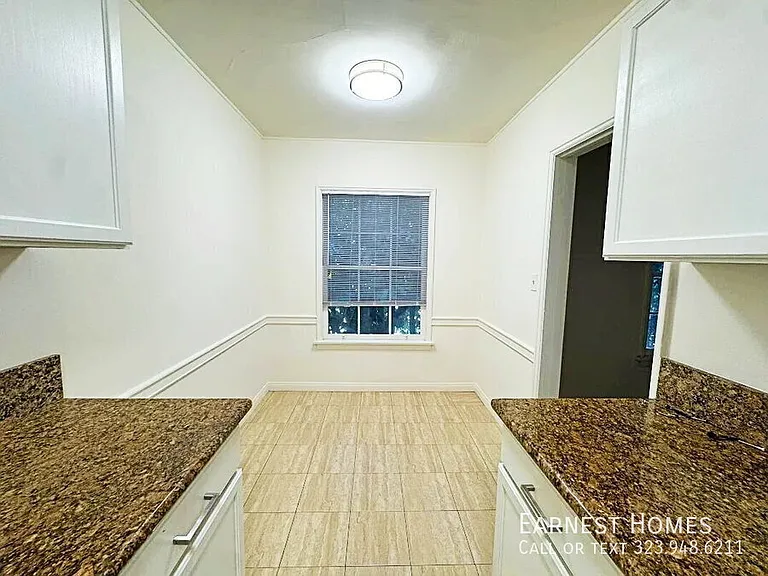 127 N Doheny Dr #127.5 — Photo 9