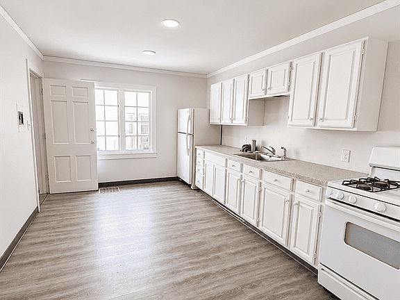 2nd image of 1004 Linda Vista Ave APT 1