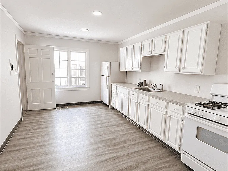 1004 Linda Vista Ave #1 — Photo 2