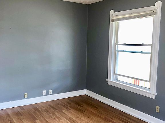 2nd image of 318 W 21st St