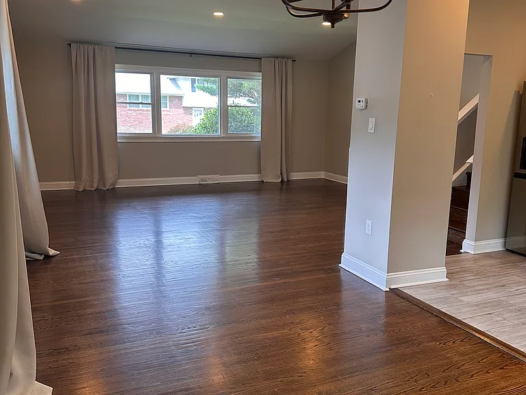 422 Howard Rd — Photo 8