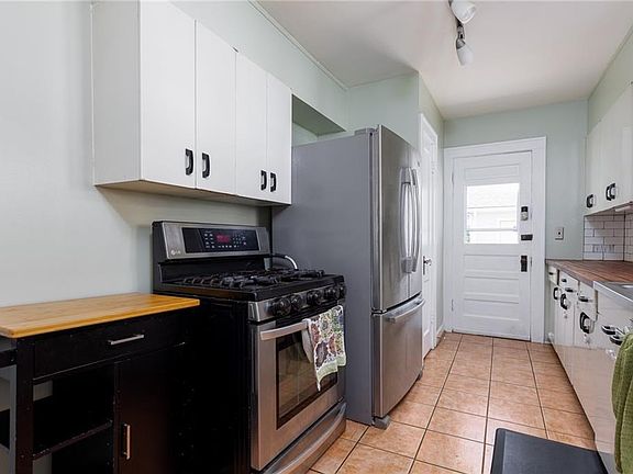 5th image of 115 E Dartmouth Rd