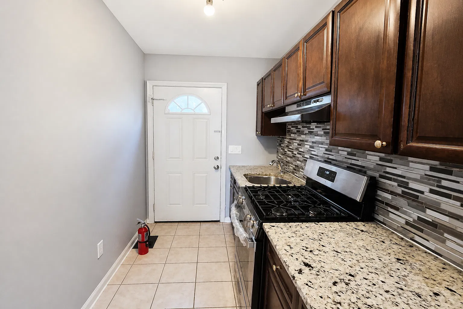 3 bed, $2,250 — Photo 2